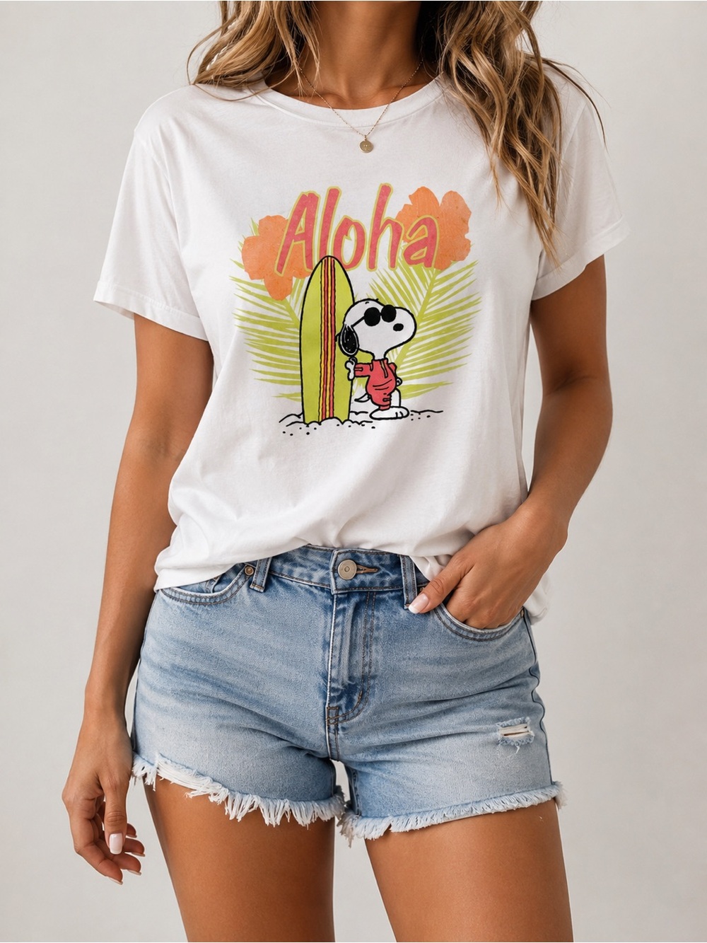 Vintage Peanuts Aloha Snoopy Surfing White Tshirt, women’s medium